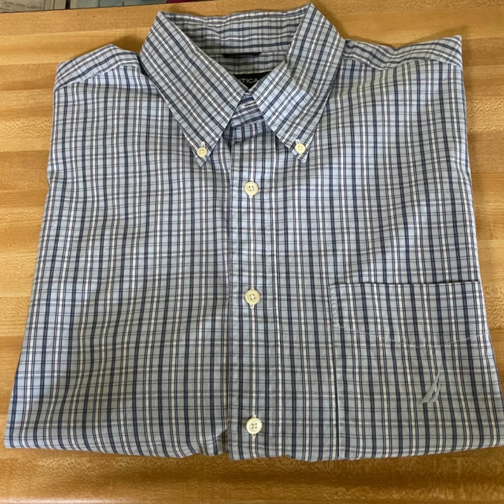 Nautica Men's Button Up Short Sleeve Shirt Size XL